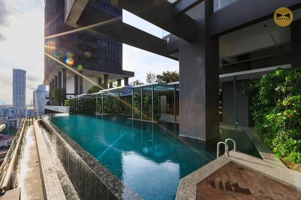 Seaview Sunrise 1Br At Tropicana 218 At Central Location & Food Hunt Friendly George Town