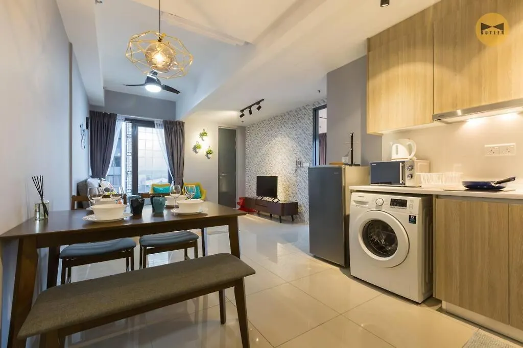 Seaview Sunrise 1Br At Tropicana 218 At Central Location & Food Hunt Friendly George Town
