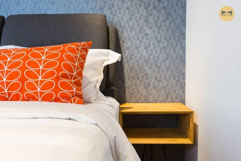 Seaview Sunrise 1Br At Tropicana 218 At Central Location & Food Hunt Friendly George Town